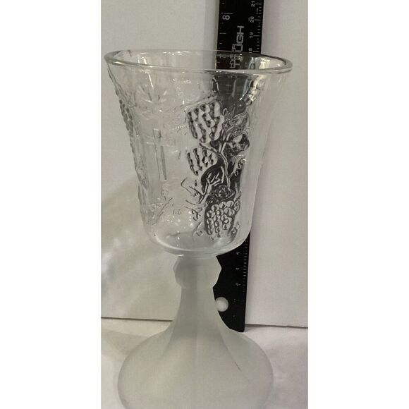 Vintage Tiara Exclusive Glass Lord's Last Supper & Cross Wine Goblet - Picture 4 of 8